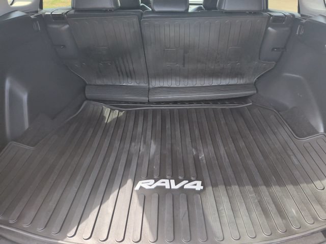 Used 2021 Toyota RAV4 XLE Premium AWD/4WD image 34