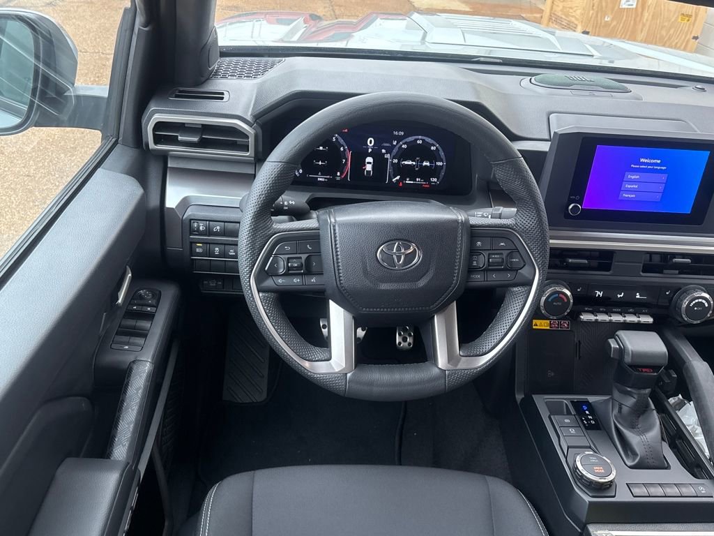 Used 2024 Toyota Tacoma TRD Sport w/ TRD Sport Upgrade Package image 4