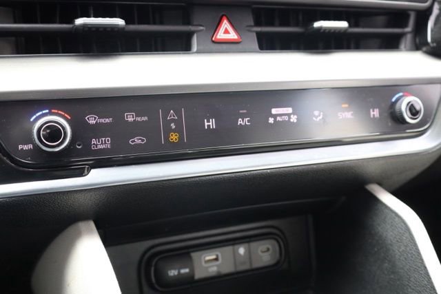 Used 2023 Kia Sportage EX image 29