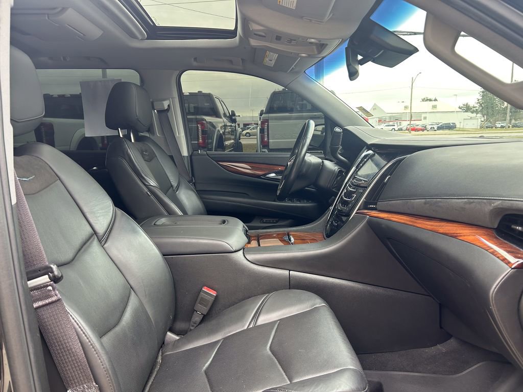 Used 2015 Cadillac Escalade Premium image 20
