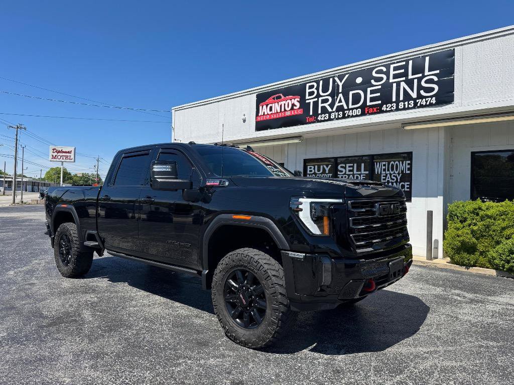 Used 2024 GMC Sierra 2500 AT4 w/ AT4 Premium Plus Package AWD/4WD image 3