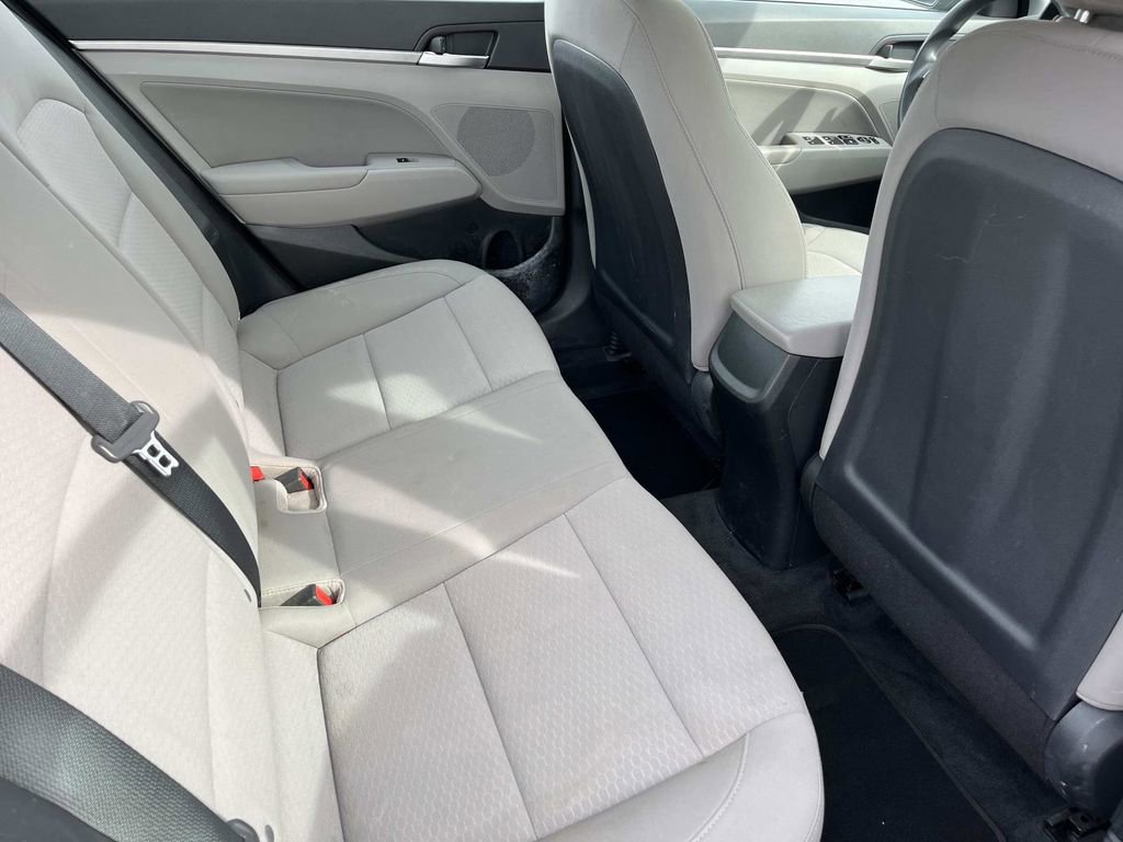 Used 2020 Hyundai Elantra SEL image 16