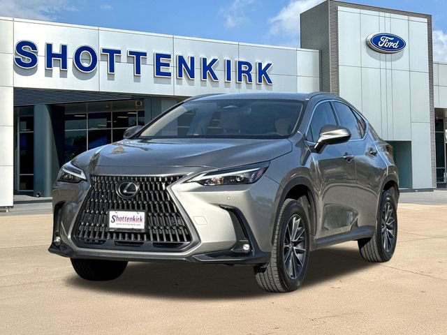 Used 2025 Lexus NX 250 FWD w/ Towing Package (2000 Lbs) image 3