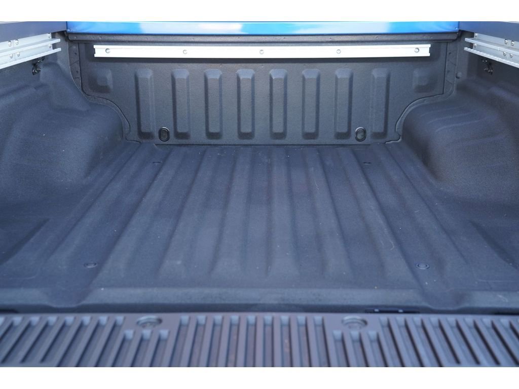 Used 2024 Nissan Frontier SL w/ Technology Package image 11
