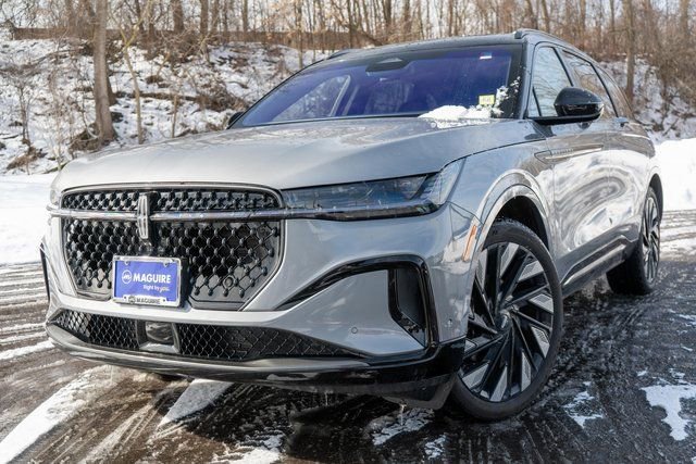 Used 2024 Lincoln Nautilus Reserve w/ Equipment Group 203A image 1