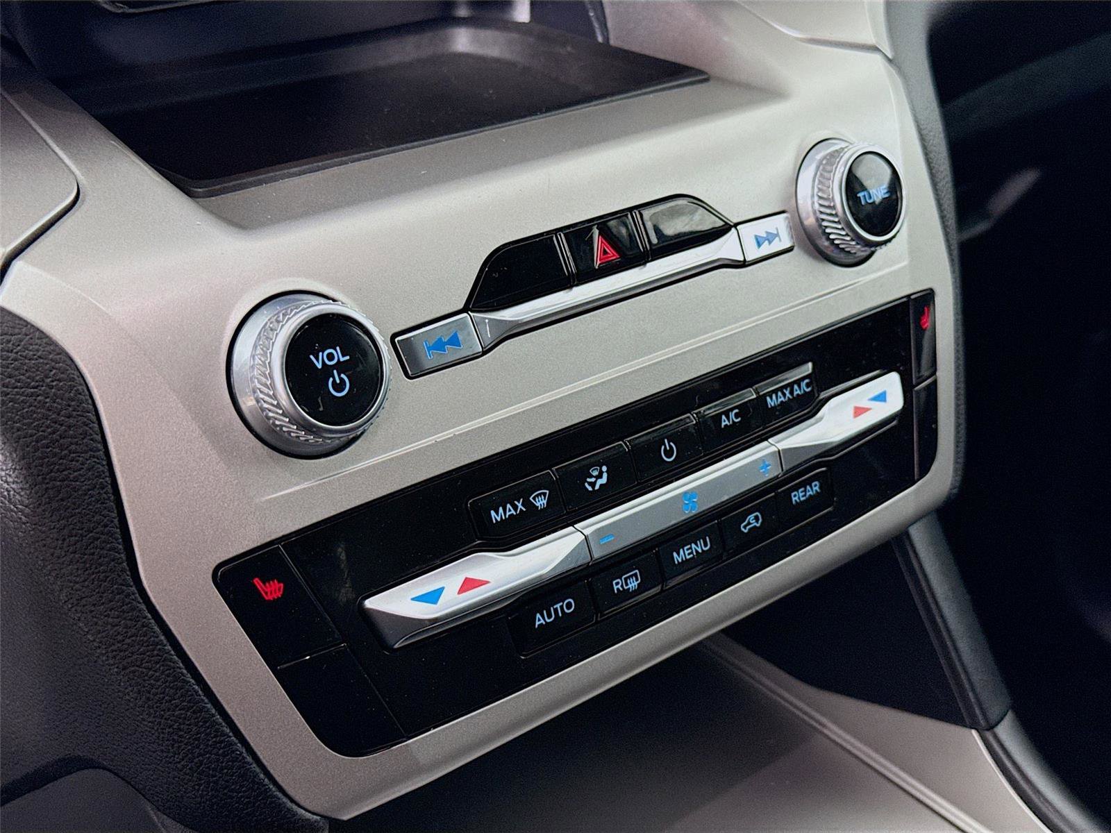 Used 2022 Ford Explorer XLT w/ Class IV Trailer Tow Package image 15