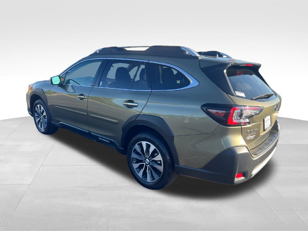 Used 2025 Subaru Outback Touring XT AWD/4WD image 3