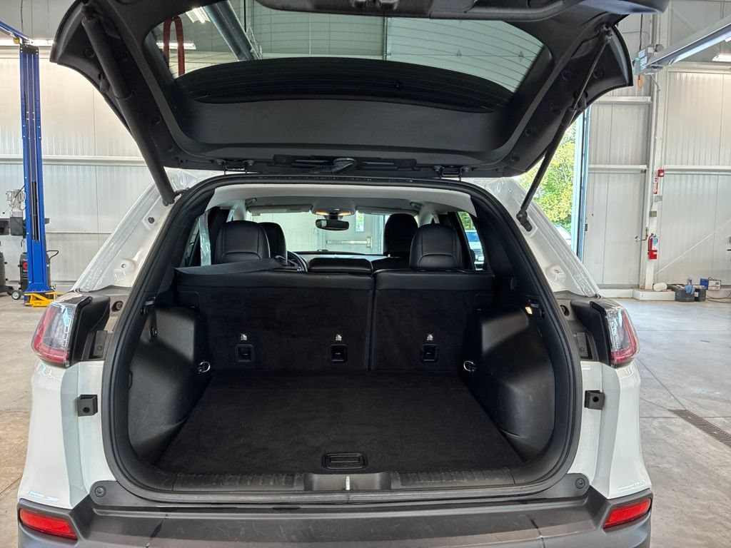 Used 2019 Jeep Cherokee Limited AWD/4WD image 14