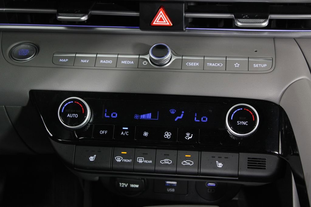 Certified 2025 Hyundai Elantra SEL image 20