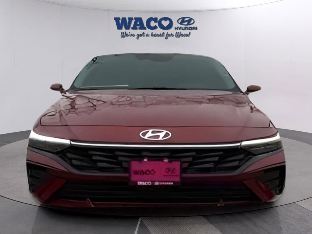 Used 2025 Hyundai Elantra Sport image 2