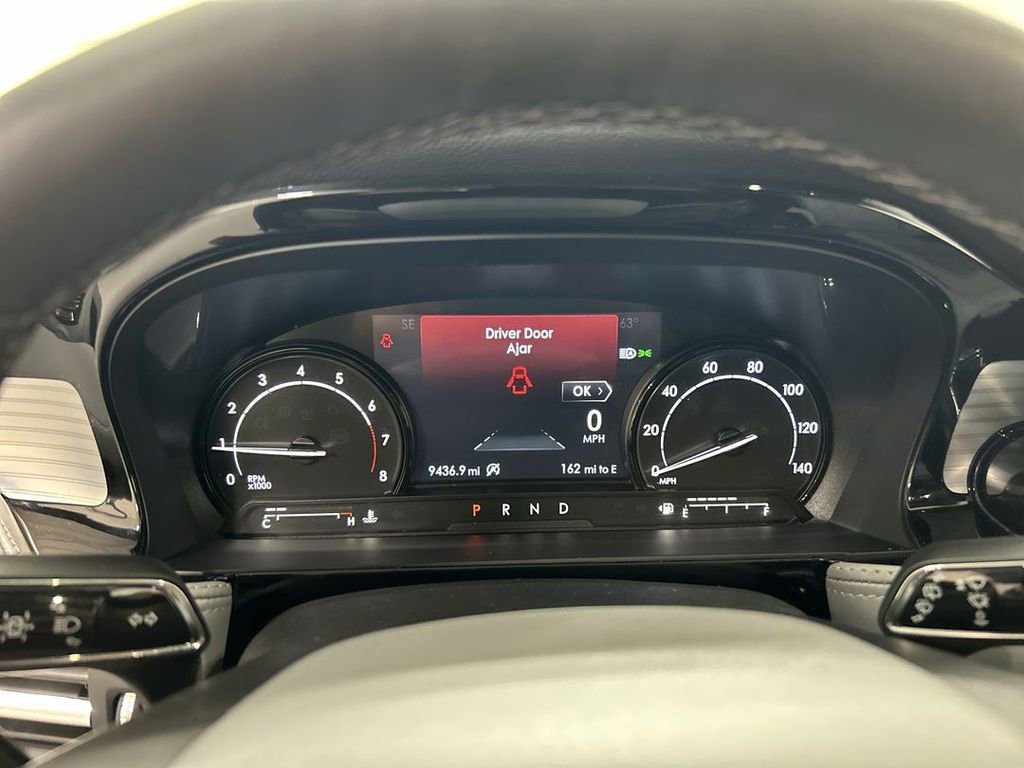 Used 2022 Lincoln Corsair Standard w/ Equipment Group 101A image 13