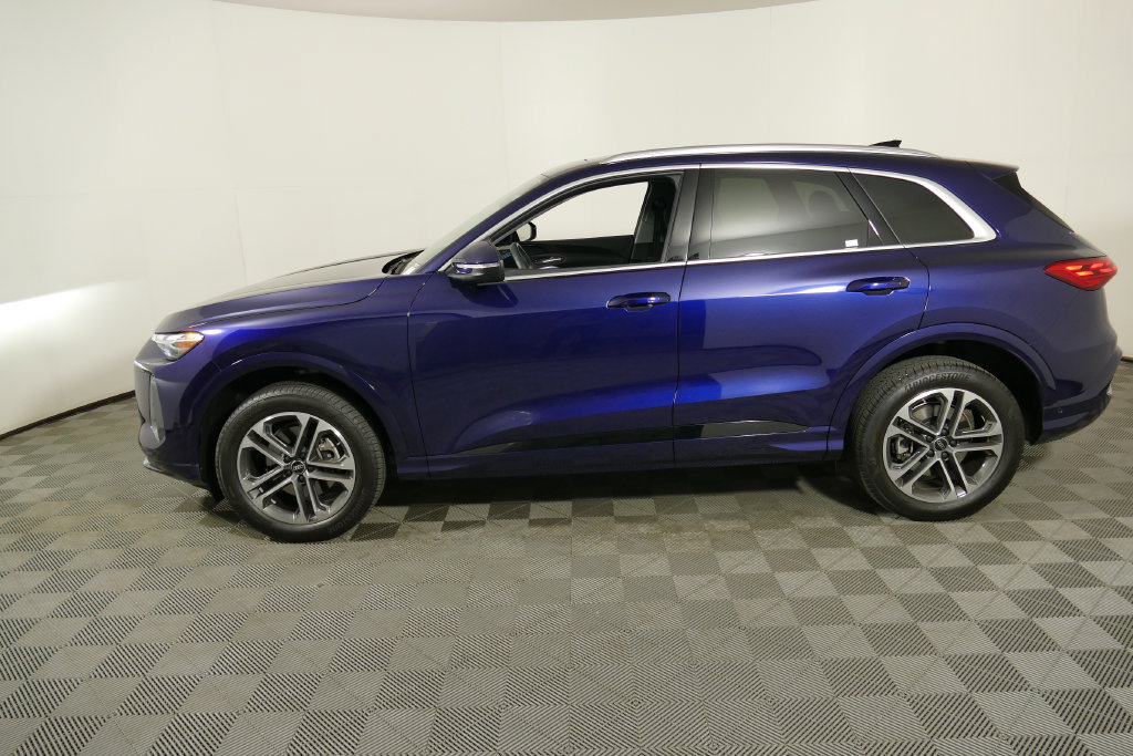Certified 2025 Audi Q5 Premium w/ Convenience Package AWD/4WD image 6