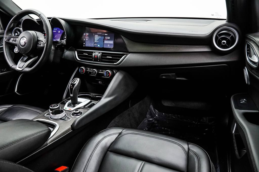 Used 2023 Alfa Romeo Giulia Ti image 22