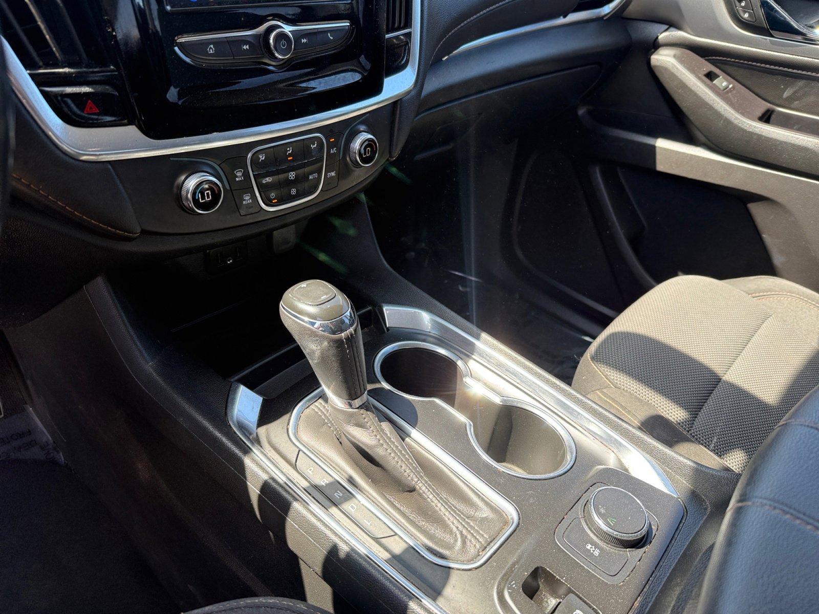 Used 2020 Chevrolet Traverse LT FWD image 13