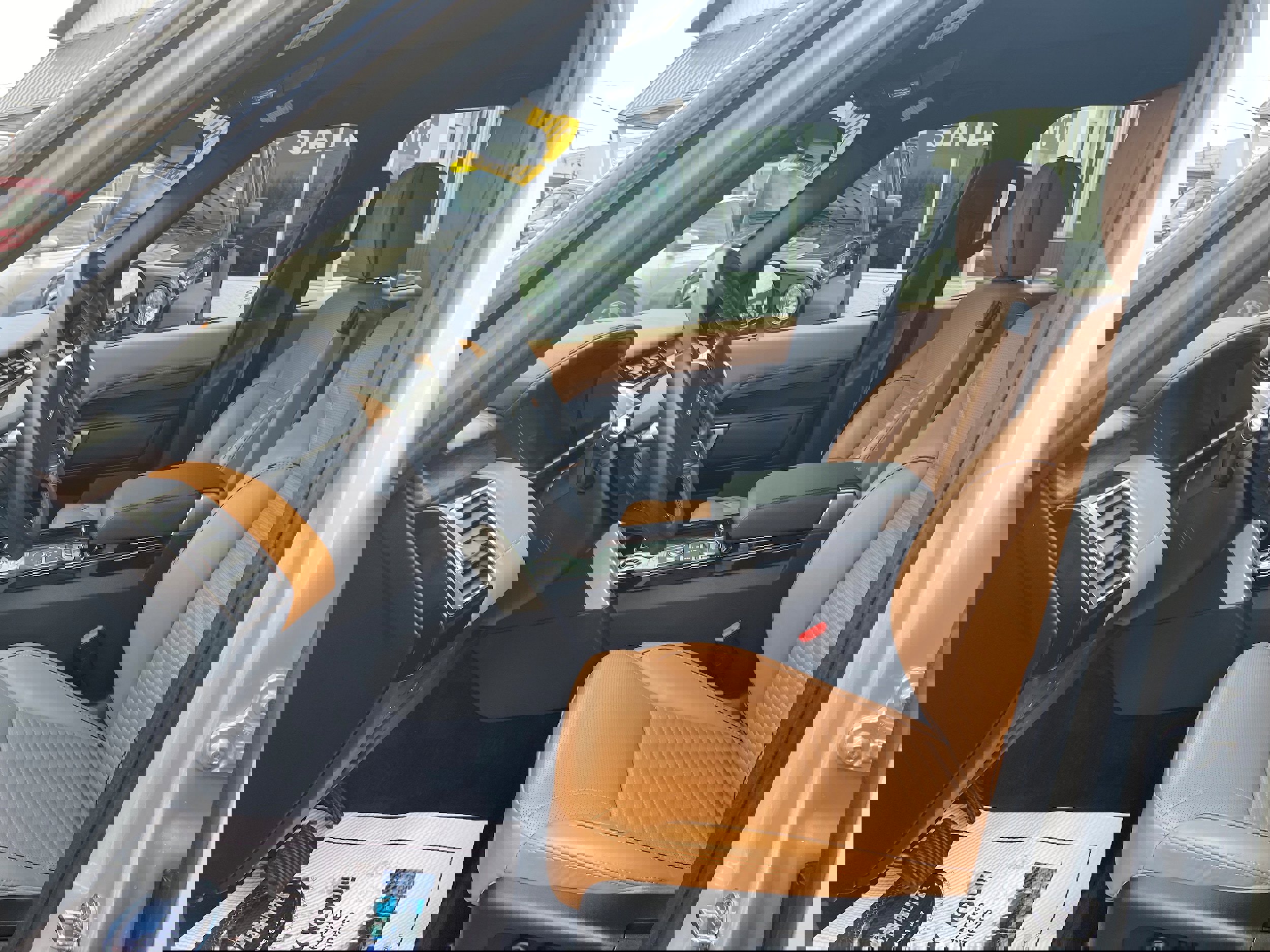 Used 2019 Land Rover Discovery HSE Luxury image 10