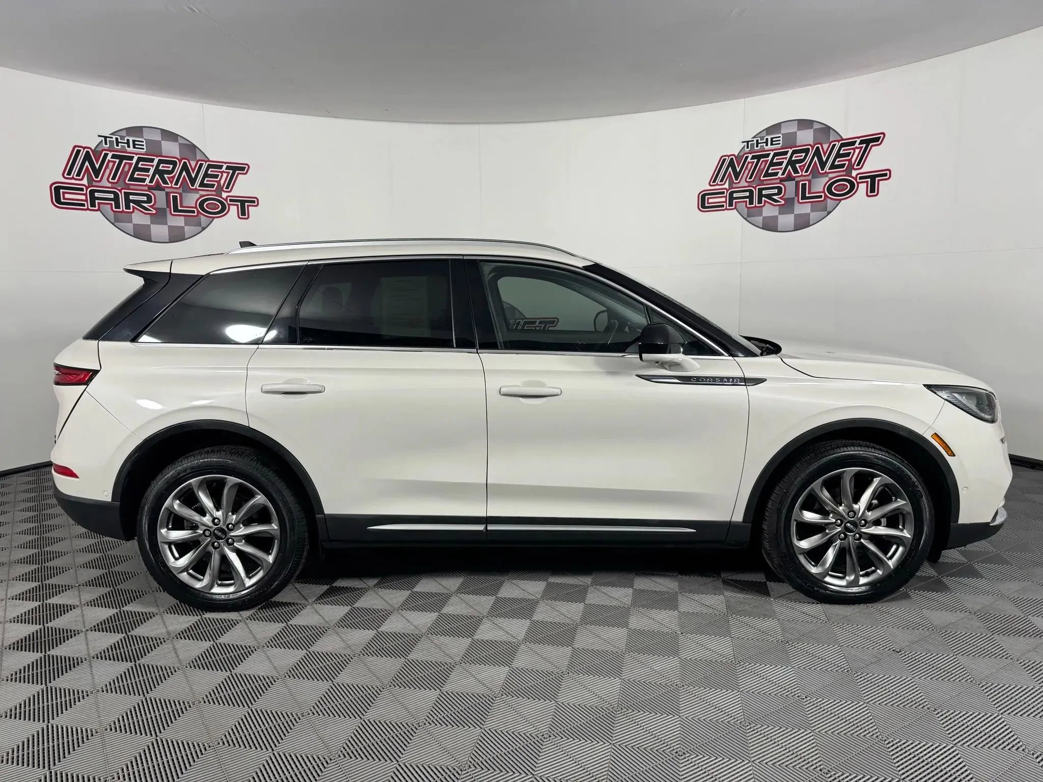 Used 2020 Lincoln Corsair AWD image 8