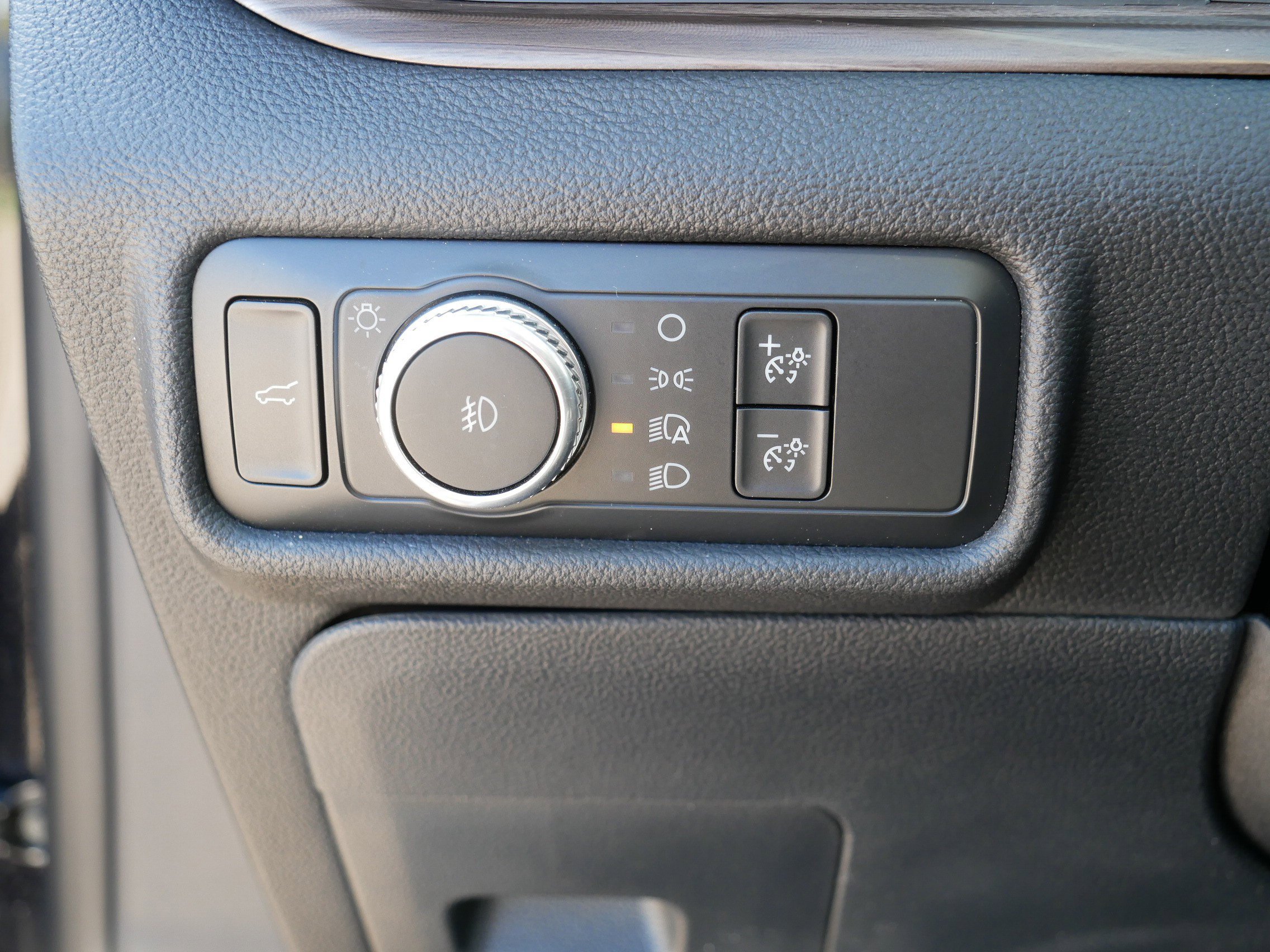 Used 2020 Ford Explorer Limited AWD/4WD image 24