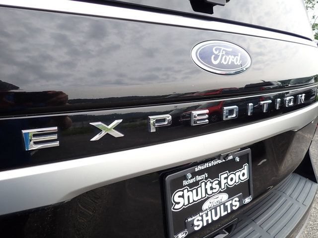 Used 2024 Ford Expedition XLT AWD/4WD image 5