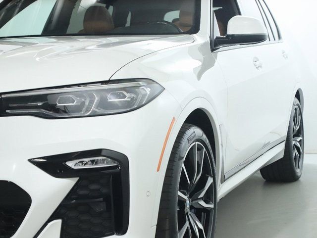 Certified 2022 BMW X7 xDrive40i w/ M Sport Package AWD/4WD image 5