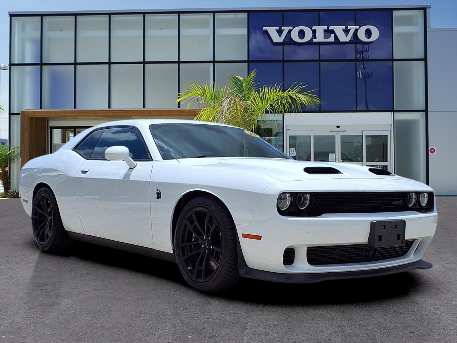 Used 2023 Dodge Challenger SRT Hellcat RWD image 1