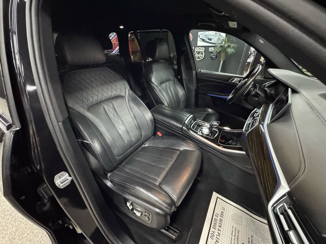 Used 2019 BMW X5 xDrive50i w/ M Sport Package image 21