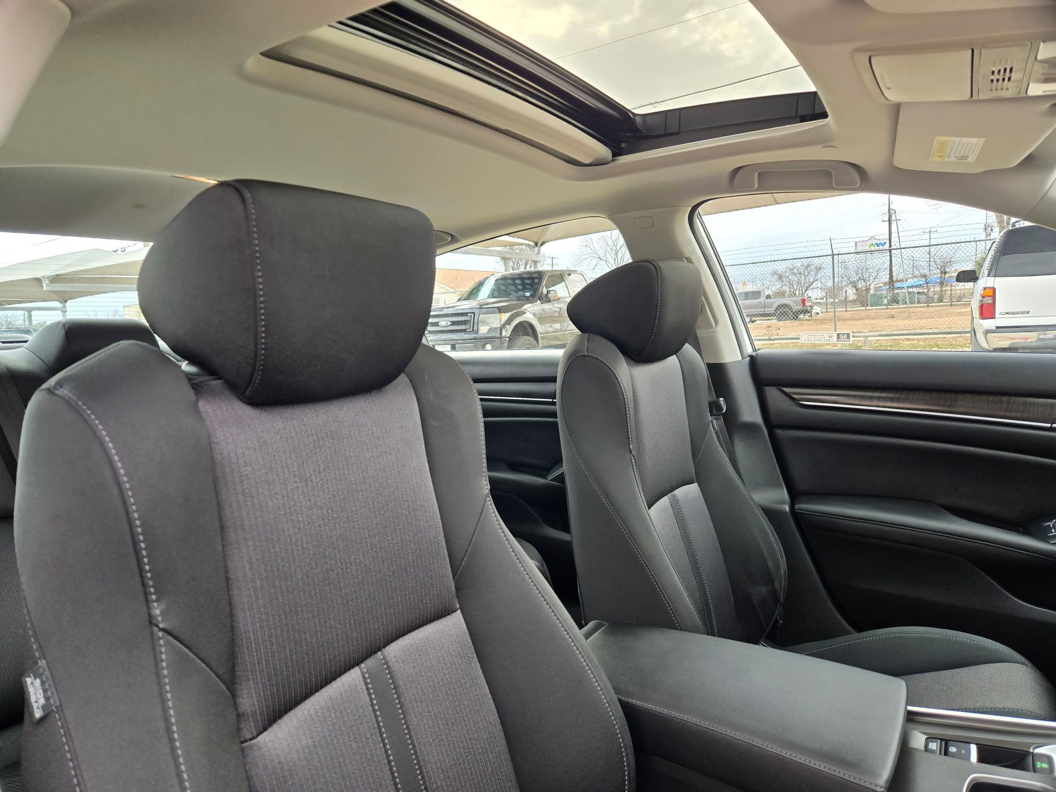 Used 2020 Honda Accord EX image 30