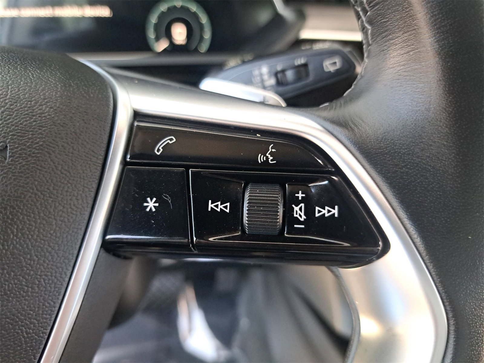 Used 2023 Audi e-tron Premium image 19