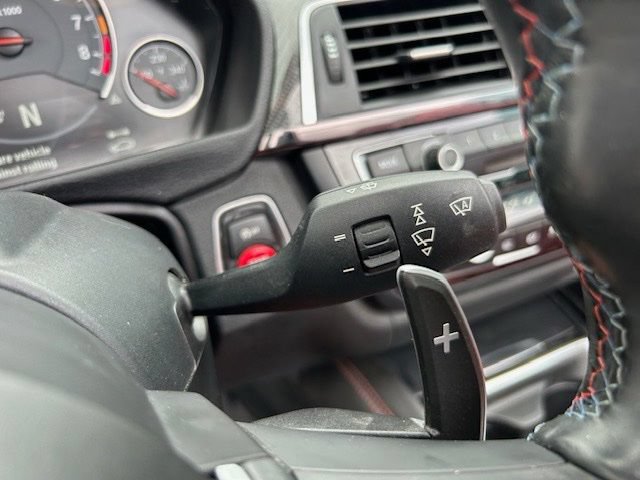Used 2017 BMW M4 Convertible RWD image 31
