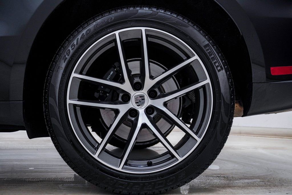 Certified 2025 Porsche Macan image 10