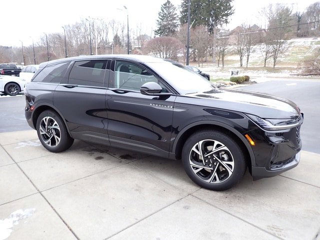 New 2026 Lincoln Nautilus Premier w/ Jet Appearance Package AWD/4WD image 14