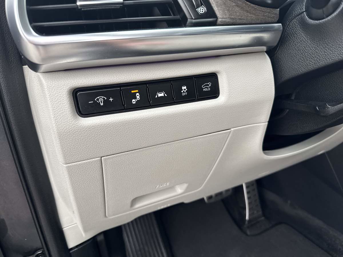 Used 2020 Kia Telluride SX w/ SX Prestige Package image 16