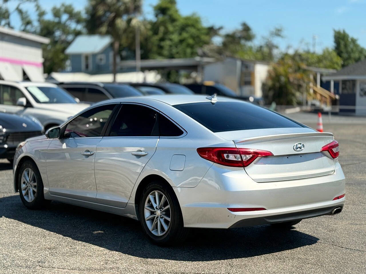 Used 2017 Hyundai Sonata SE FWD image 5
