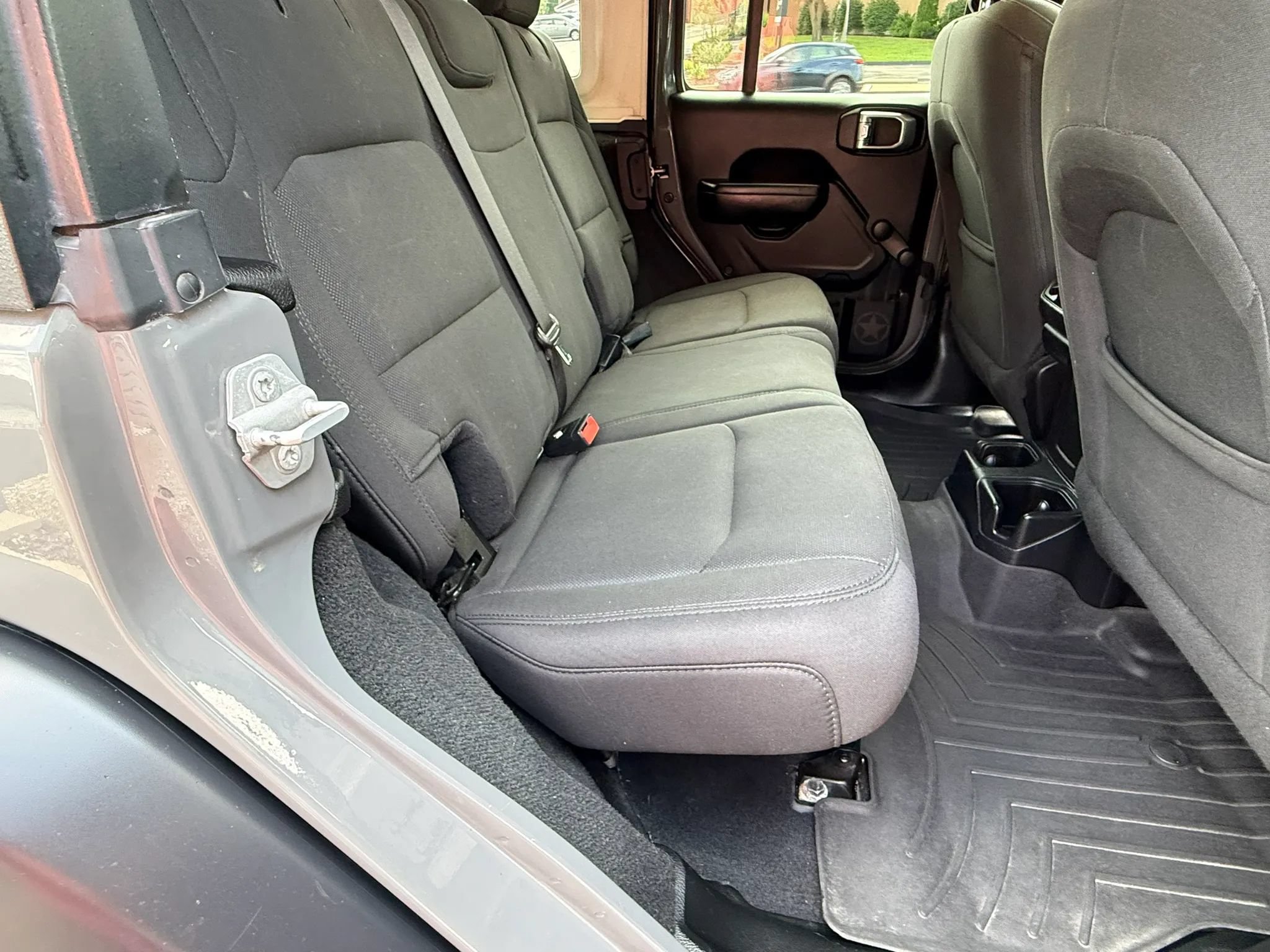Used 2019 Jeep Wrangler Unlimited Sport AWD/4WD image 17