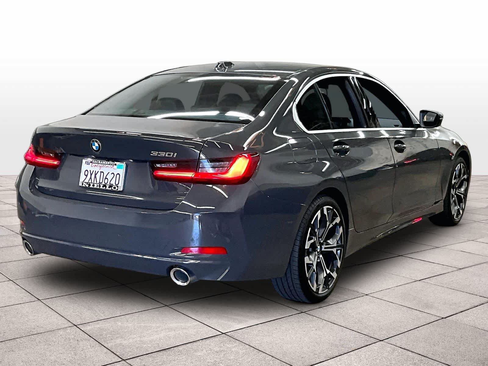Used 2026 BMW 330i Sedan w/ Premium Package RWD image 16