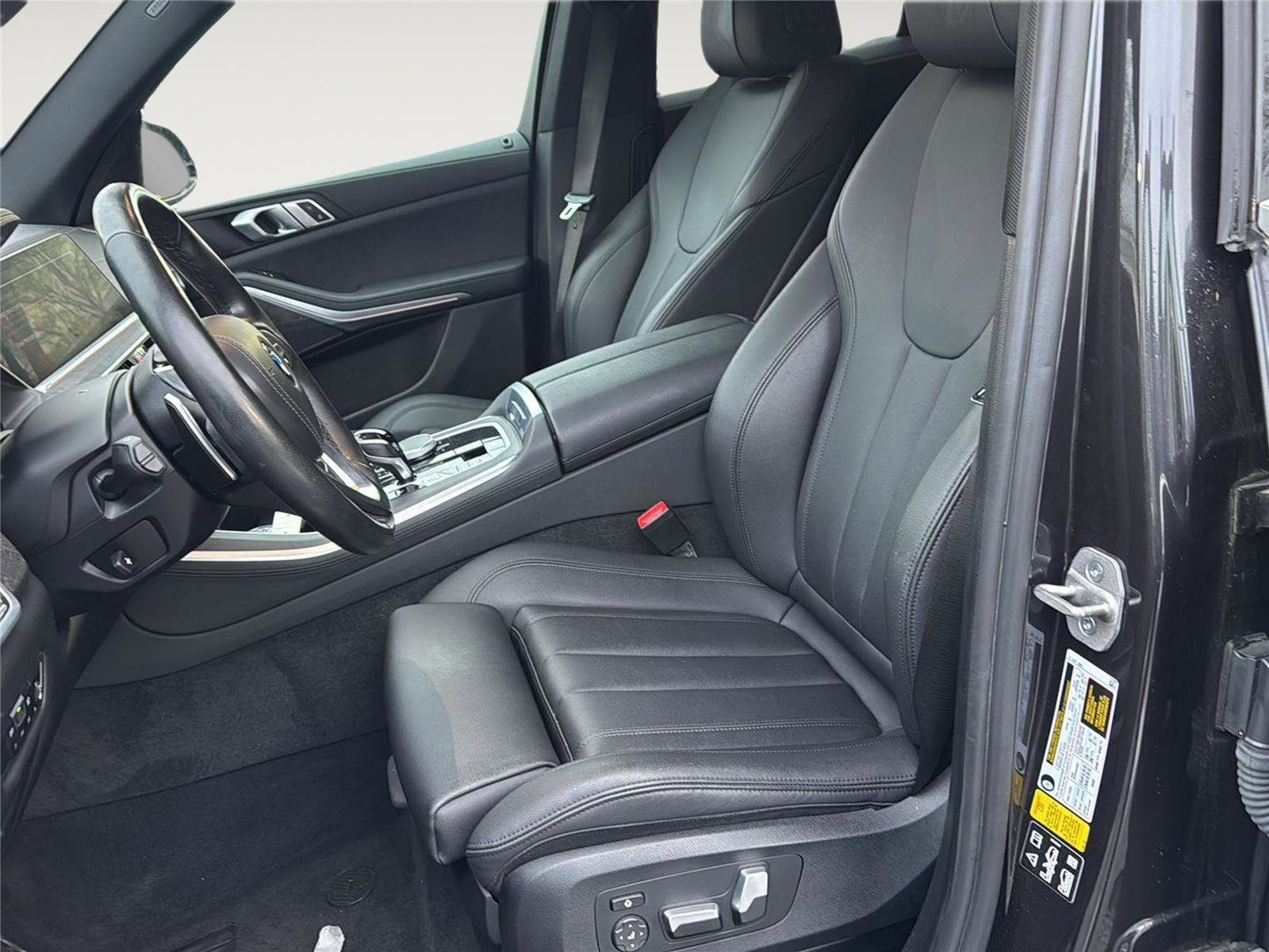 Used 2022 BMW X5 xDrive40i w/ Premium Package image 12