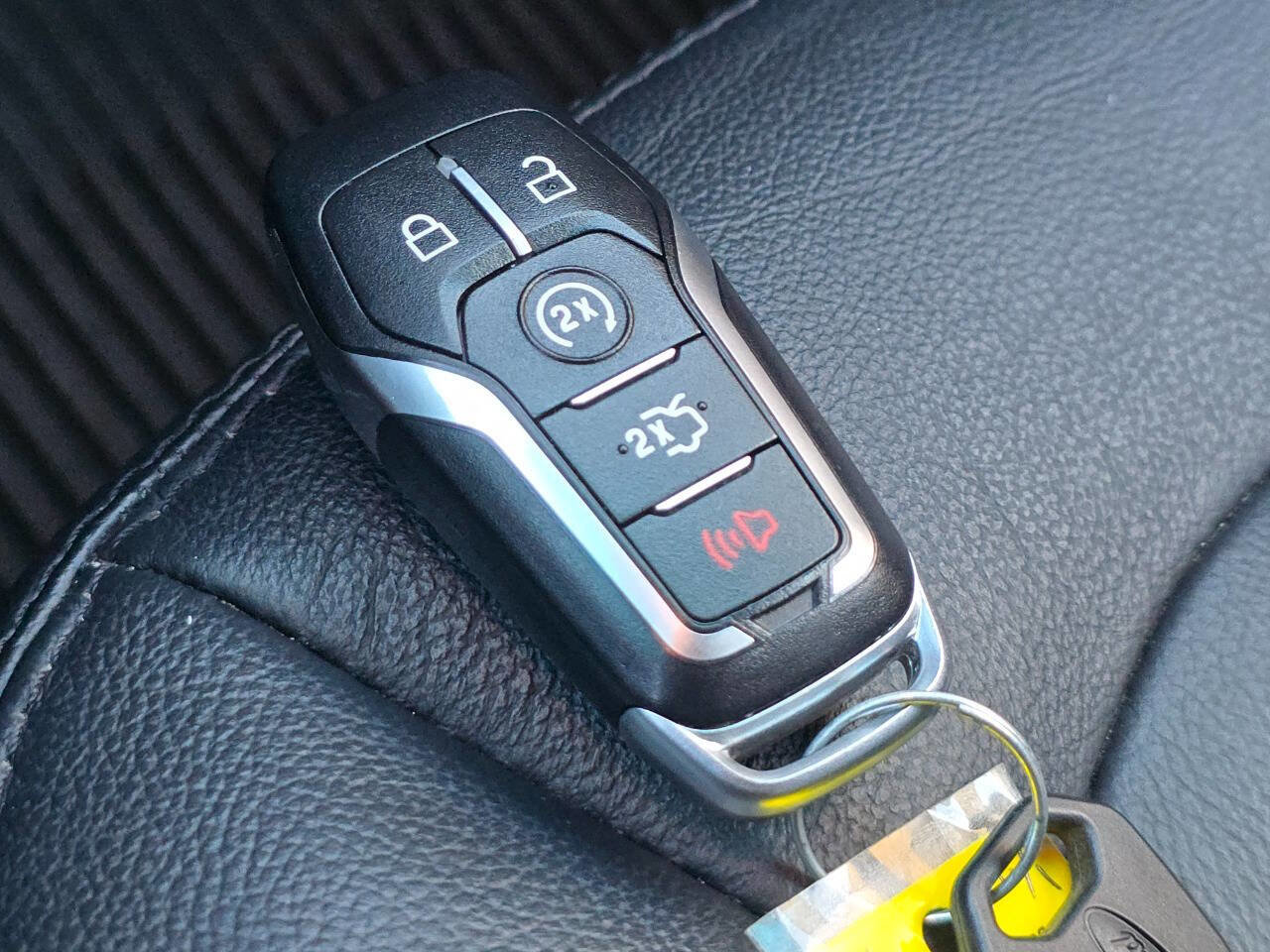 Used 2016 Ford Explorer XLT w/ Equipment Group 202A image 35