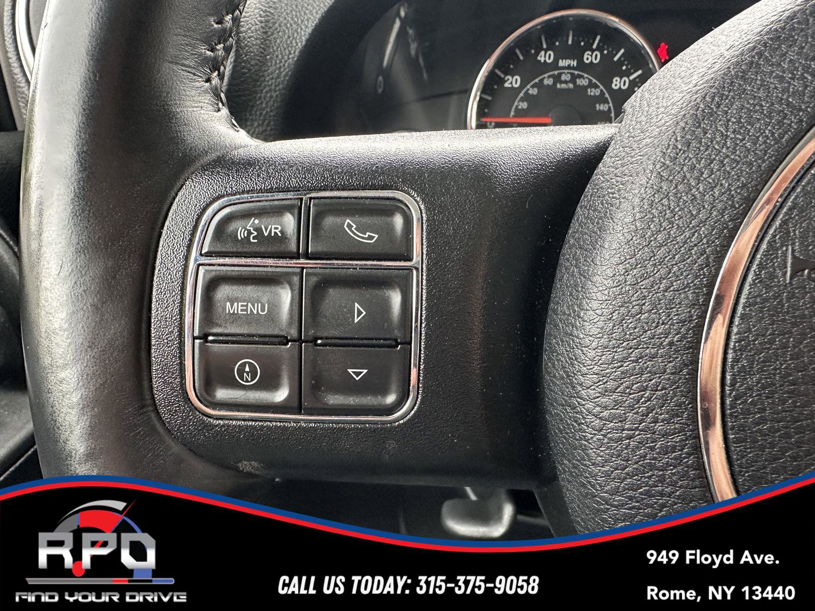Used 2017 Jeep Wrangler Unlimited Sahara w/ Connectivity Group image 25