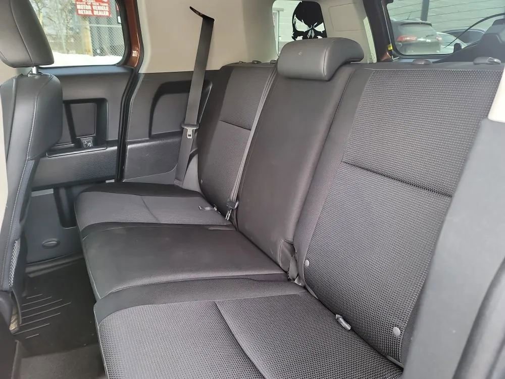 Used 2014 Toyota FJ Cruiser 4WD w/ Convenience Package image 30
