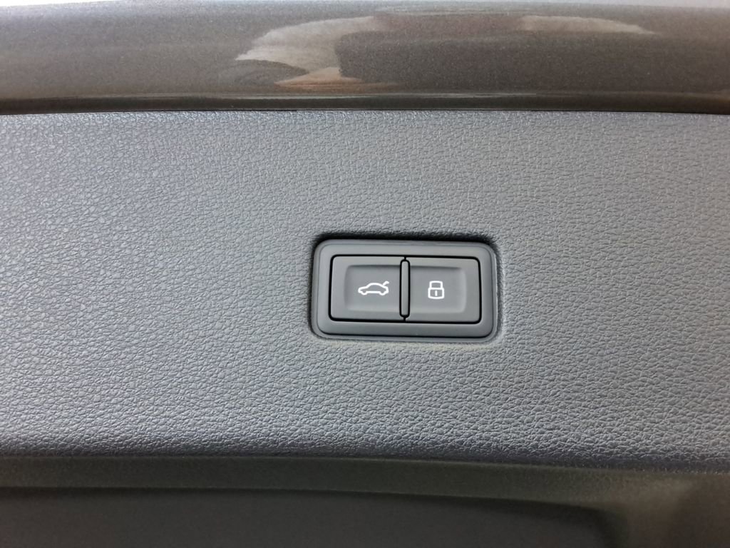 New 2026 Audi Q8 Premium image 22