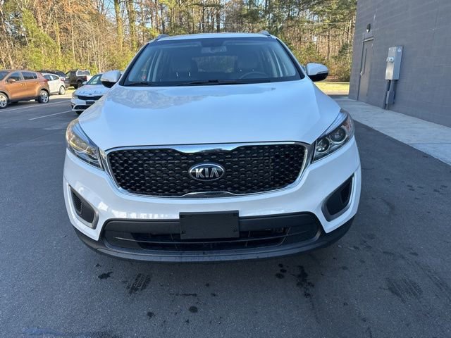 Used 2017 Kia Sorento LX w/ LX Convenience Package image 2