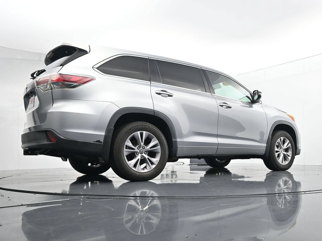 Used 2016 Toyota Highlander Plus AWD/4WD image 39