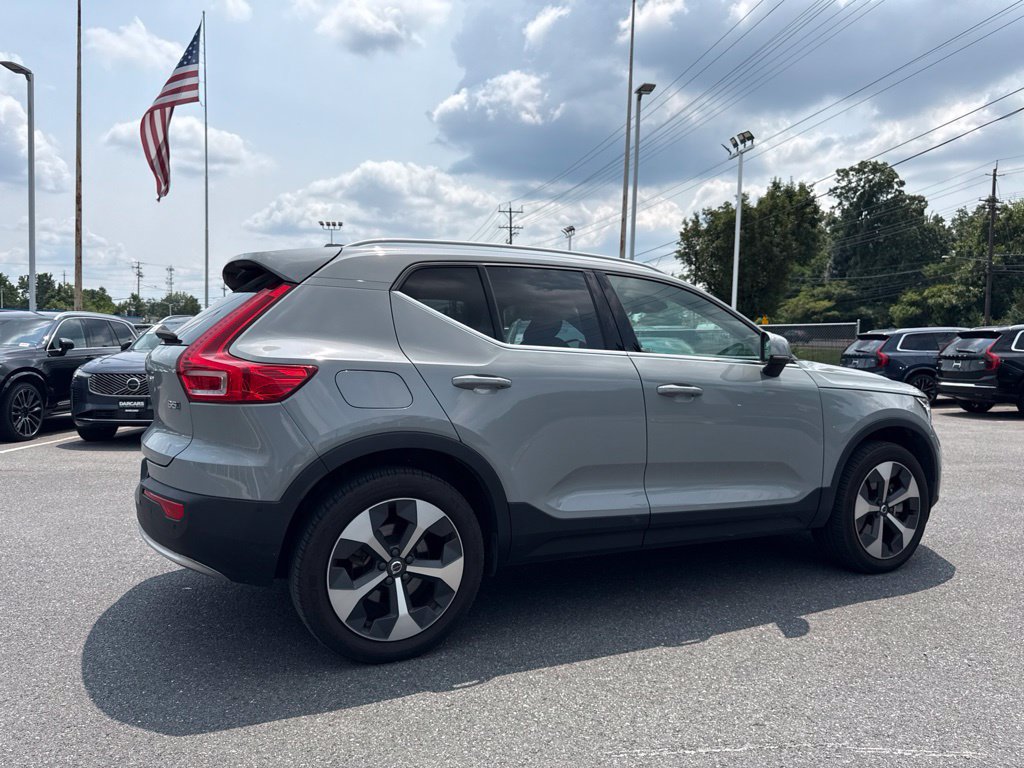 Certified 2024 Volvo XC40 B5 Plus w/ Climate Package AWD/4WD image 4