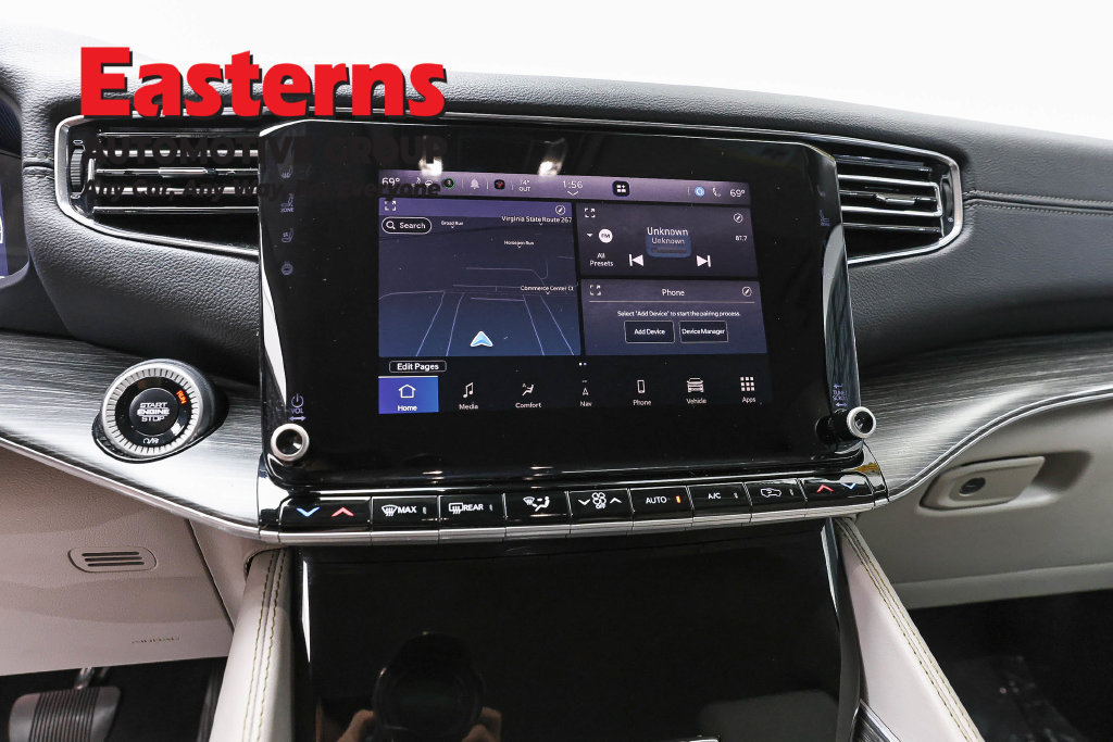Used 2024 Jeep Wagoneer L Series II RWD image 13