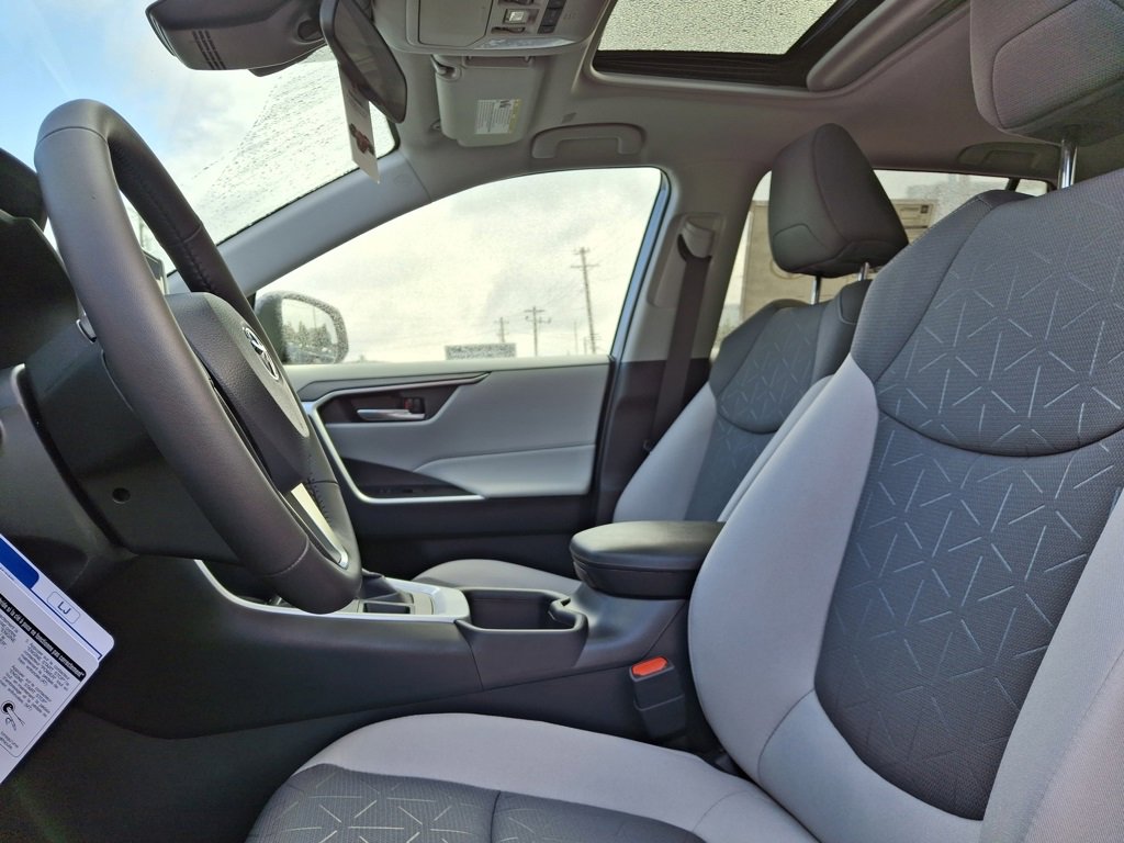 Used 2025 Toyota RAV4 XLE image 13
