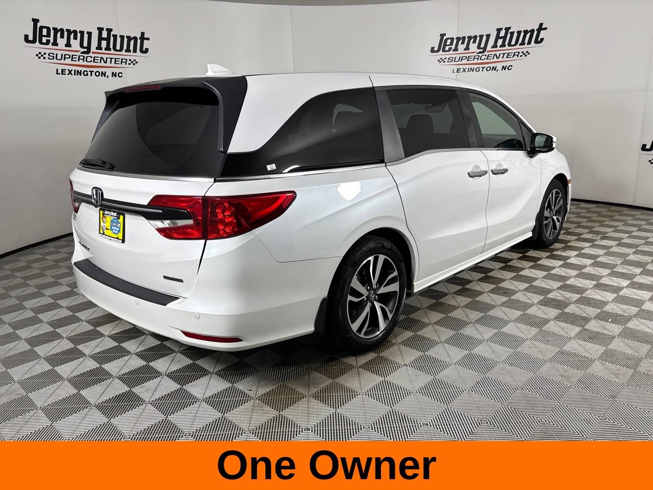 Used 2023 Honda Odyssey Touring image 4