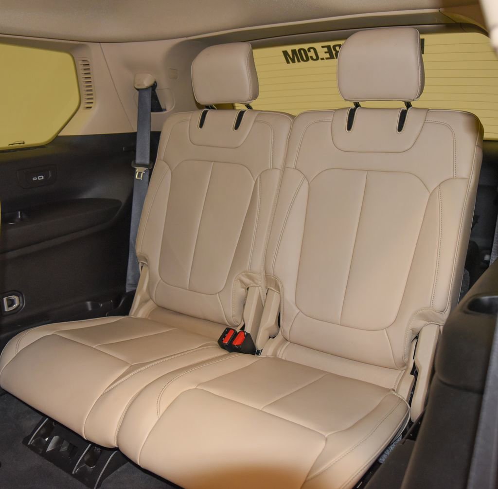 Used 2022 Jeep Grand Cherokee L Limited image 7