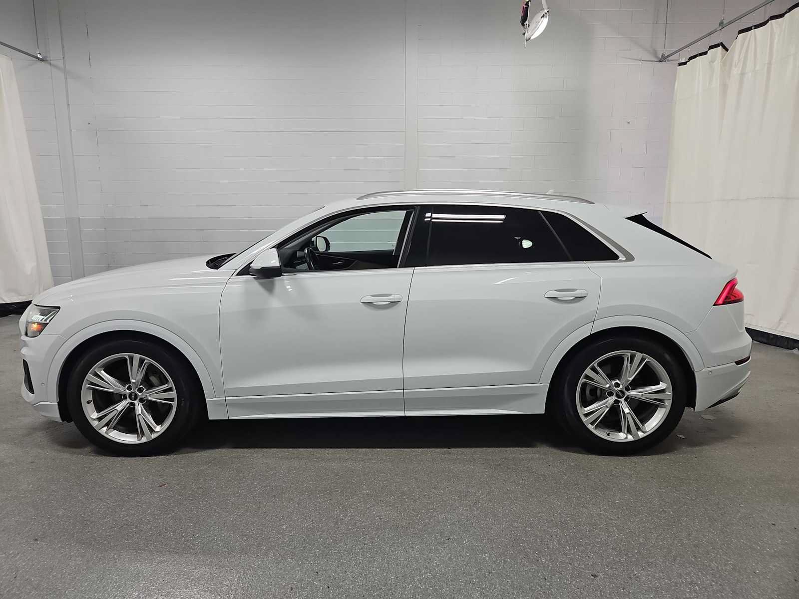 Used 2023 Audi Q8 Prestige AWD/4WD image 3