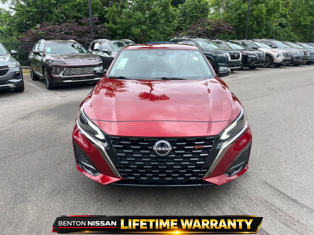 Used 2024 Nissan Altima 2.5 SR FWD image 9