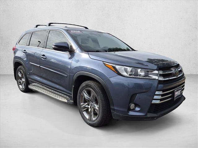 Used 2018 Toyota Highlander Limited Platinum AWD/4WD image 3