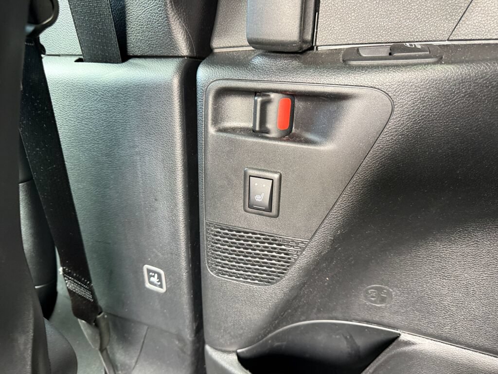 Used 2026 Chrysler Pacifica Limited FWD image 14